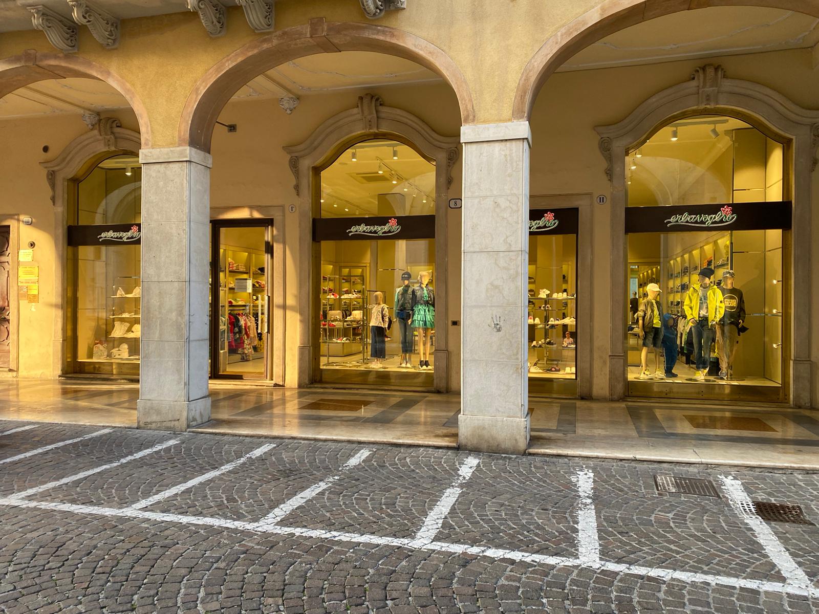 Boutique Erbavoglio abbigliamento bimbi Vicenza